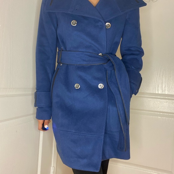 Coat - Picture 3 of 4